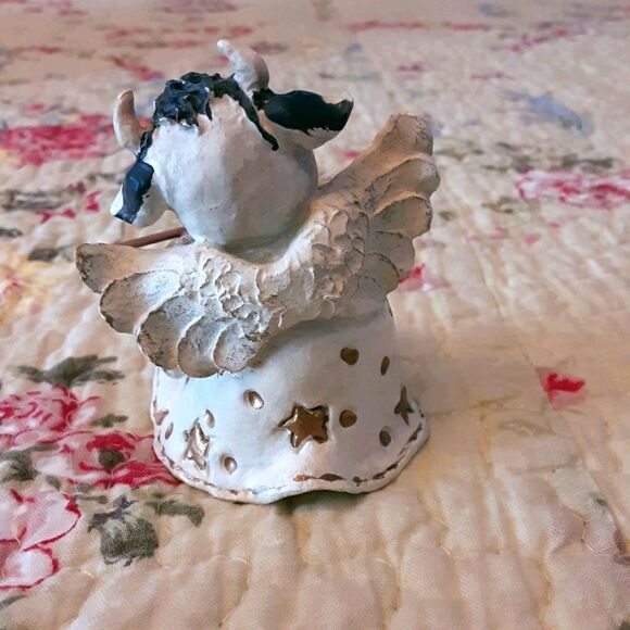 Vintage Violin-Playing Ceramic Cow, 2.5" tall - Picture 2 of 4